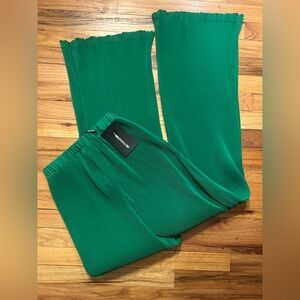 PrettyLittleThing Emerald Pleated Trousers NWT